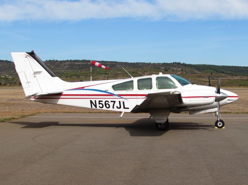 Beechcraft Baron N567JL peinture aéronautique aeronautical paint aerostyll