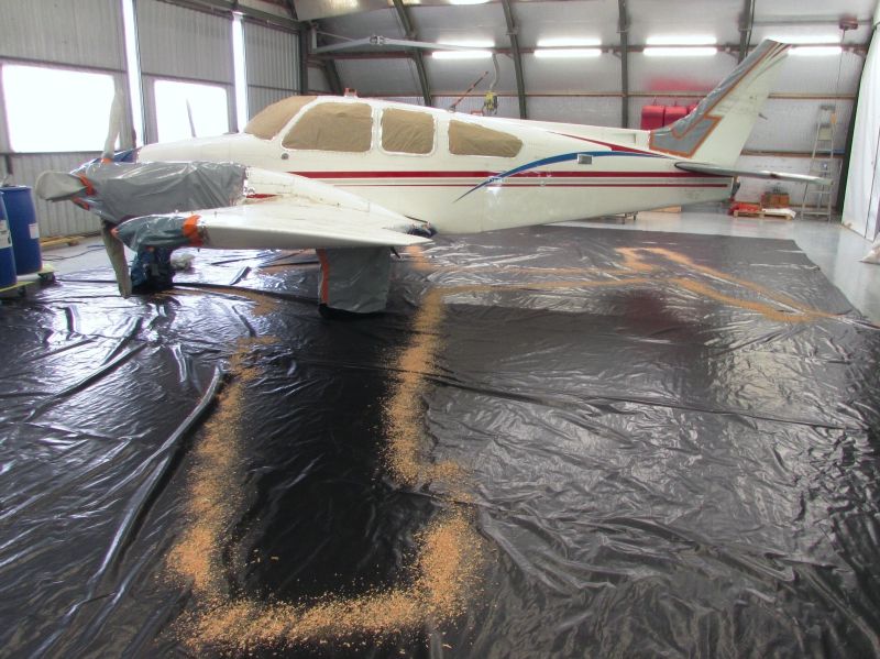 Beechcraft Baron N567JL peinture aéronautique aeronautical paint aerostyll