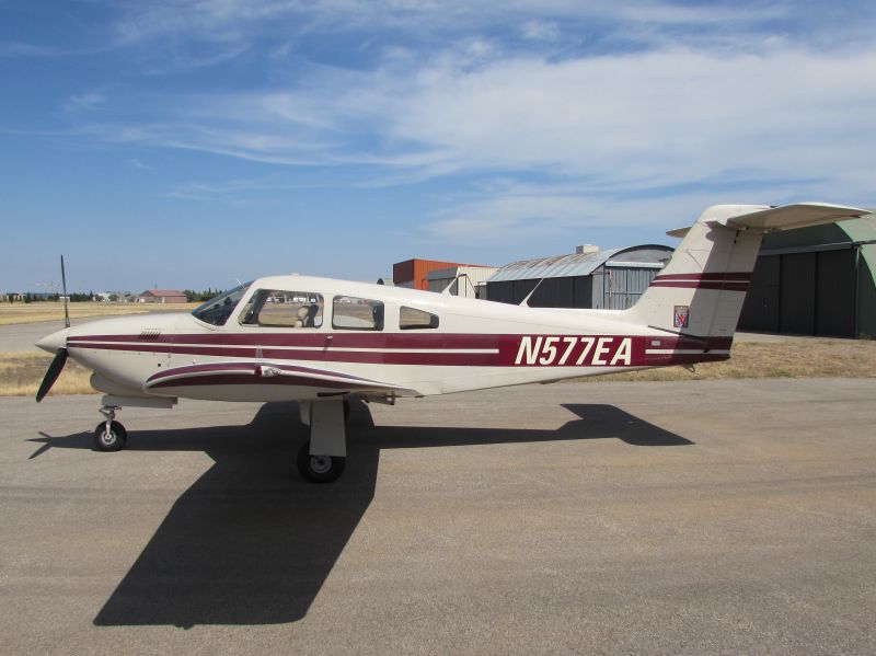 Piper Arrow PA28 N577EA