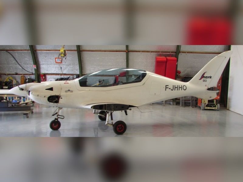 Shark 053 F-JHHO peinture aéronautique par AEROSTYLL