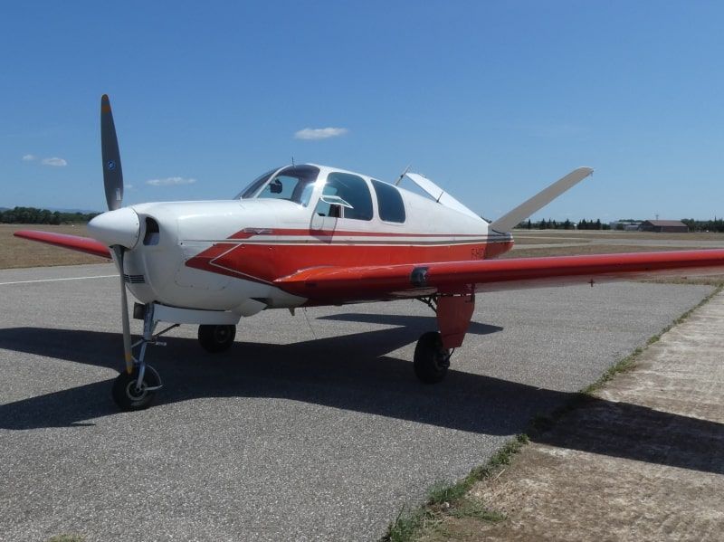 Beechcraft 35D F-HIDG peinture par paint bu Aerostyll peinture aéronautique de prestige aeronautical paint