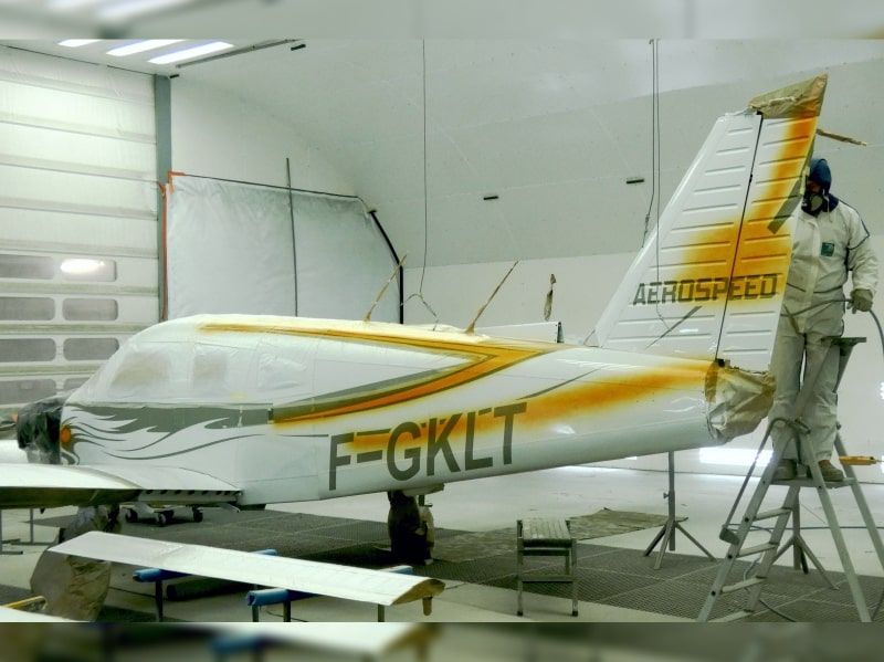 Piper Archer II F-GKLT peinture par aerostyll aeronautical paint white blue orange blanc bleu aerospeed