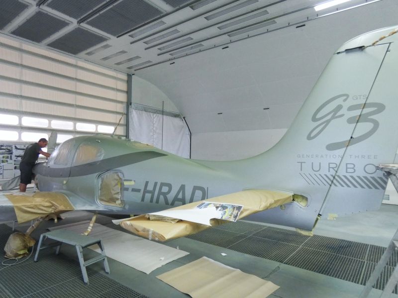 Cirrus SR-22 3G F-HRAD N122PB peinture aéronautique aeronautical paint by AEROSTYLL design modern