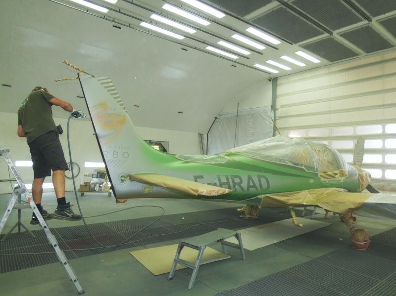 Cirrus SR-22 3G F-HRAD N122PB peinture aéronautique aeronautical paint by AEROSTYLL design modern